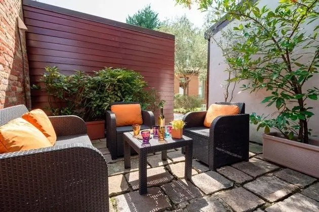 The Waterview Alcove