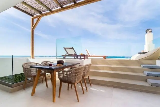 Wave an Idyllic Seafront Suite - Oda