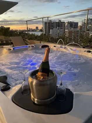 The Wave Hotel at Condado - Havuz