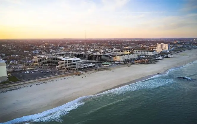Wave Resort