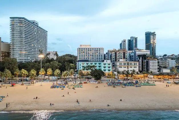Wave Hotel Pattaya - Plaj