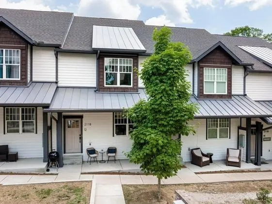 Waverly by Avantstay Nashville-inspired Townhome w/ Luxury Kitchen, Pool Table