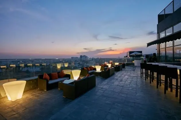 The Waverly Hotel & Residences - Havuz