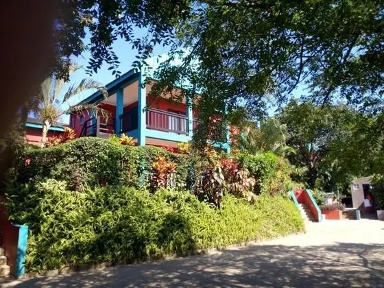 Waves Lodge