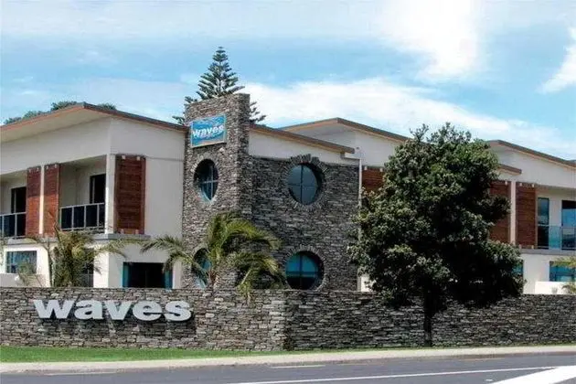 Waves Motel