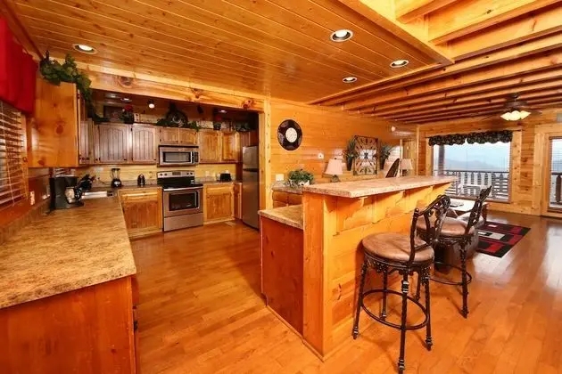 Wavyleaf Retreat - Four Bedroom Cabin - Mutfak