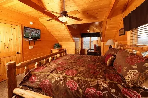 Wavyleaf Retreat - Four Bedroom Cabin - Oda