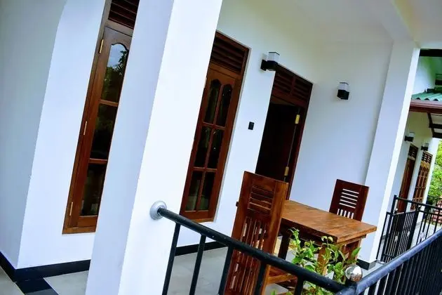Wayside Guest - İç Mekan