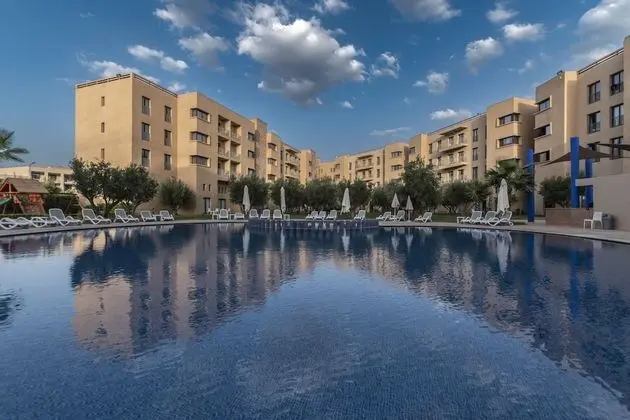 Wazo Appart-Hôtel - Havuz