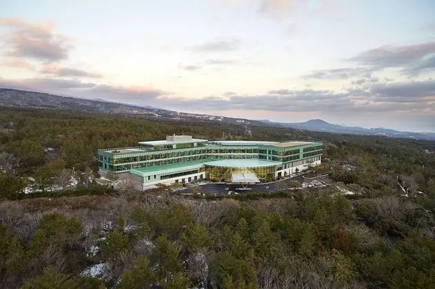 WE Hotel