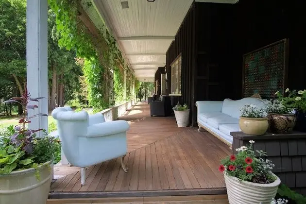 Wedgwood Manor and Glamping Retreat - Dış Mekan