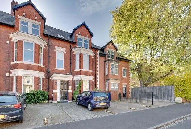 Week2Week 2Bed & 2Bath Jesmond Apartment