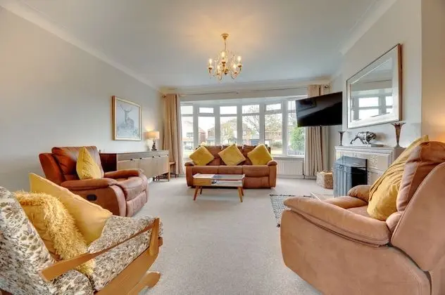 Week2Week The Broadway - 3 Bed Coastal Property