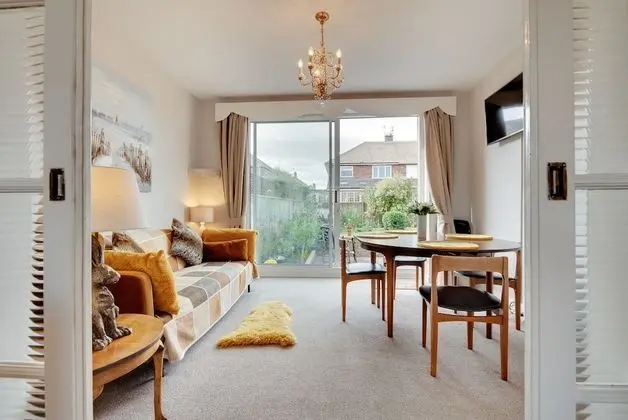 Week2Week The Broadway - 3 Bed Coastal Property - Yerinde Yemek