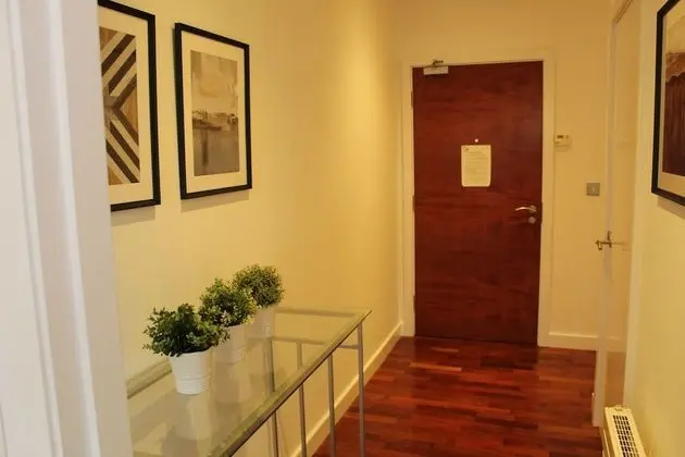 Week2Week Spacious City Centre Apartment with 2 En-suites - İç Mekan