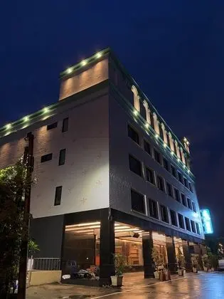 Weifeng Boutique Business Hotel