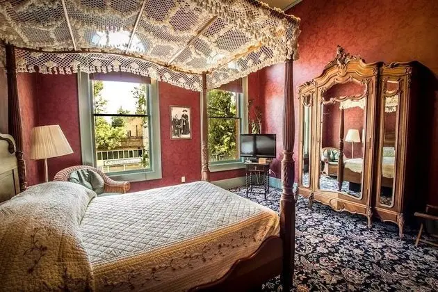 The Weinhard Hotel - Oda