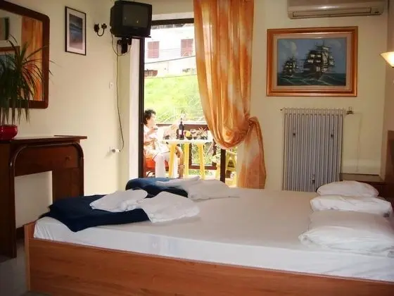 Welcome To Hotel ,,petunia,, In Neos-marmaras,xalkidiki ,greece,in Para18dise - Oda