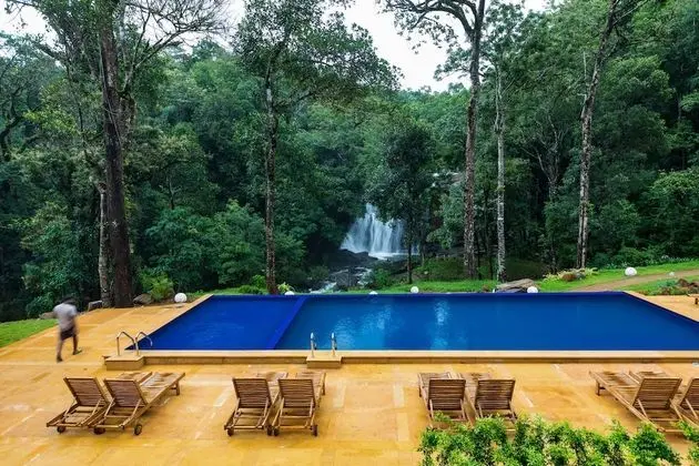 Welcomheritage Ayatana A Super Luxury Resort in Coorg - Havuz