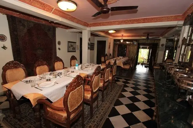 WelcomHeritage Grace Hotel - Yerinde Yemek