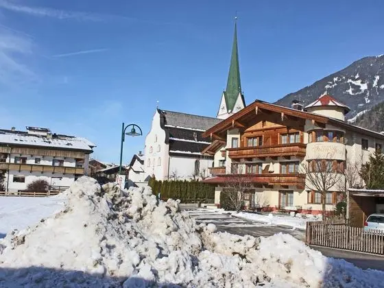 Welcoming Apartment in Kaltenbach With Sauna - Dış Mekan