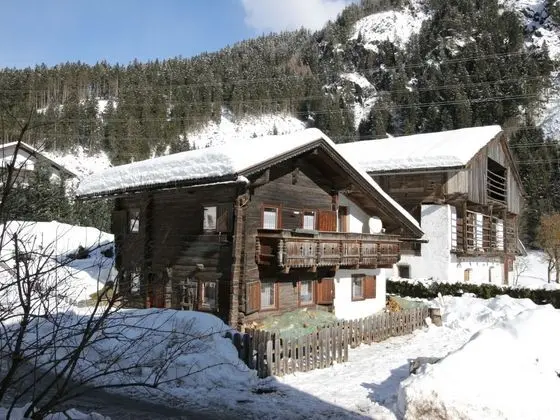 Welcoming Holiday Home With Garden in Tyrol - Dış Mekan