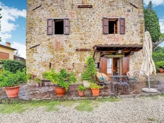 Welcoming Holiday Home With Swimming Pool in Le Ville