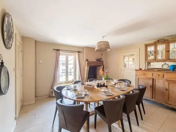 Welcoming Holiday Home in Vresse-sur-semois With Terrace - Yerinde Yemek