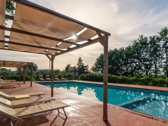 Welcoming Mansion With Swimming Pool Intuscany