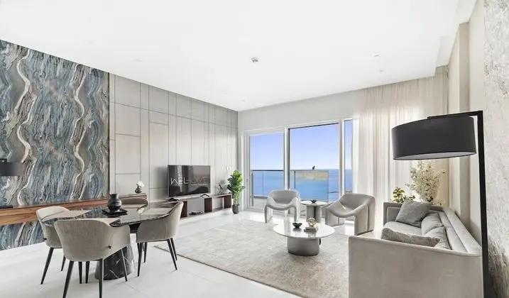 WelHome - Deluxe Apartment With Direct Access to the Beach