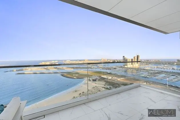 WelHome - Deluxe Apartment With Direct Access to the Beach