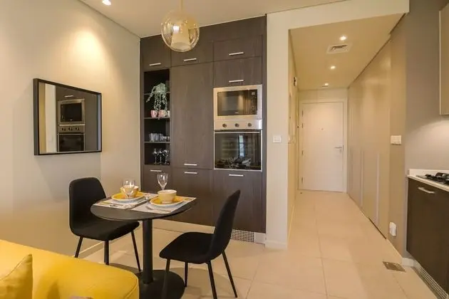 WelHome - Designer’s choice studio with pool and jacuzzi