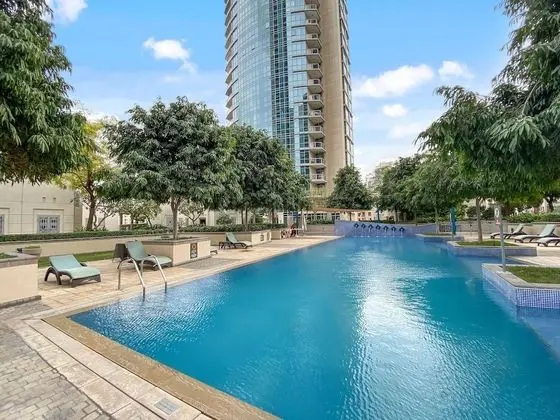 WelHome - Luxurious apartment with Burj Khalifa views - Havuz