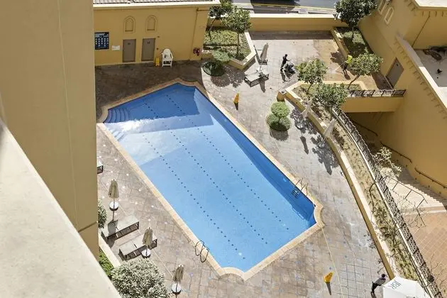 WelHome - Waterfront Family-Size Apt With JBR Beach Access - Havuz