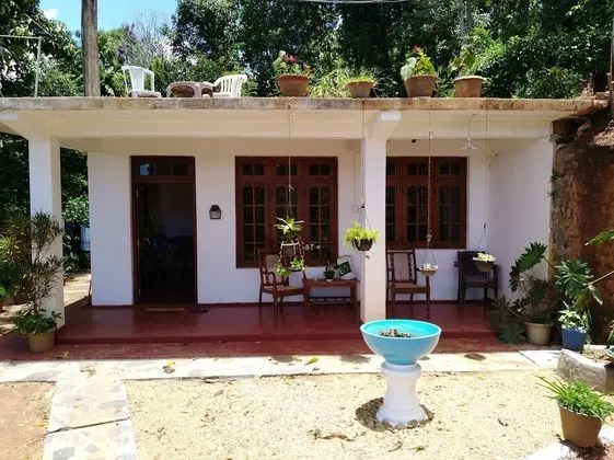 Welikande Hotel and Trekking Center