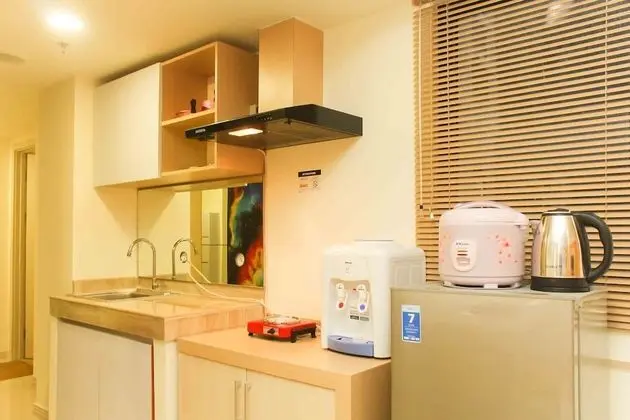 Well Appointed and Comfort 2BR at Meikarta Apartment - Mutfak
