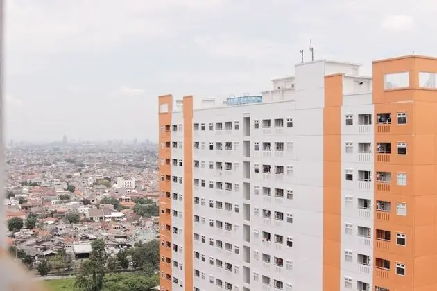 Well Designed And Serene 2Br At Green Pramuka City Apartment