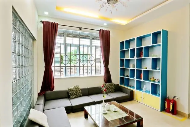 Well-To-Do Villa - Lobi