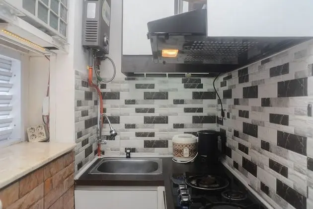 Well Furnished And Comfort Stay Studio At Amethyst Apartment - Mutfak