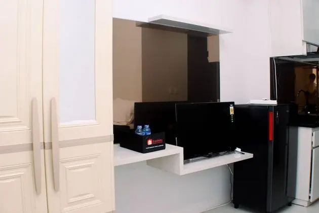 Well Furnished And Comfy Studio At Transpark Juanda Apartment - Oda
