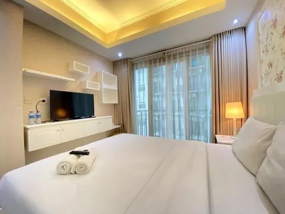 Well Furnished Studio Room at Grand Asia Afrika Apartment - İç Mekan