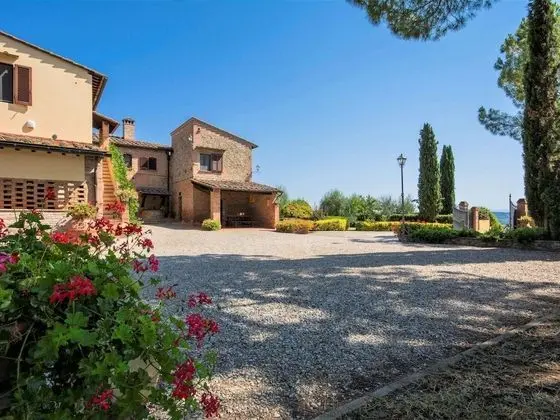 Well-kept Apartment in Castelfiorentino With Shared Pool