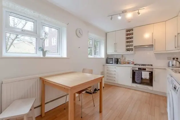 Well Located 2 Bedroom 1 Bath in Elephant & Castle - Mutfak