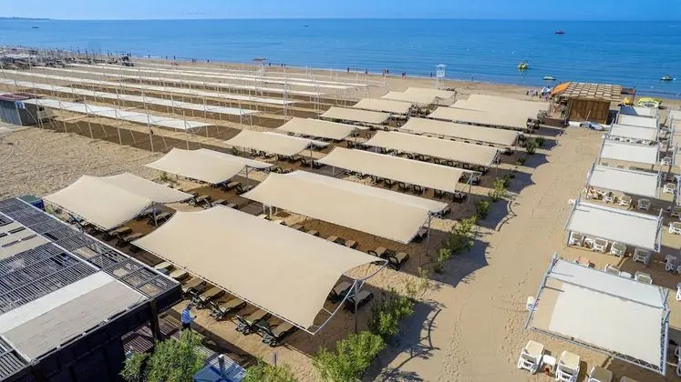 Well Palace Side - Plaj