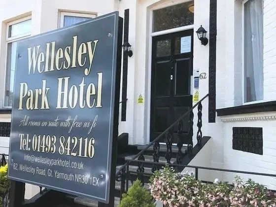 Wellesley Park Hotel - 1