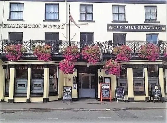 Wellington Hotel - 1
