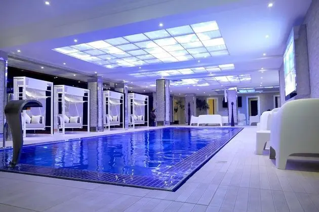 The Wells Carlton Hotel and Apartments - Havuz
