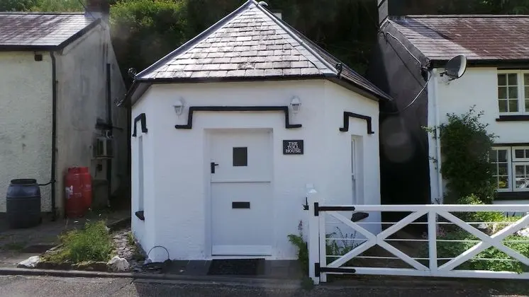 the Welsh Toll House