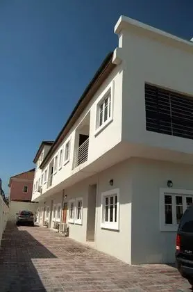 Wendo Court Apartments