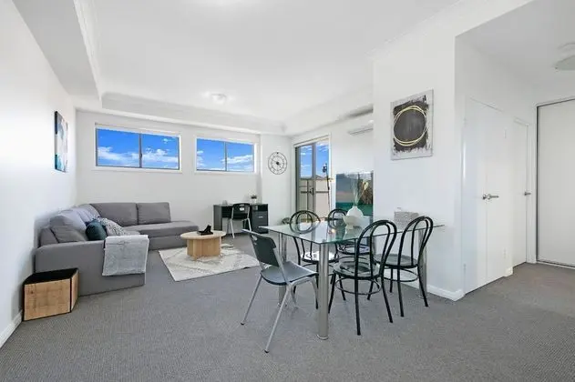 Wentworthville 2 Bedrooms Apartment with Free Parking by KozyGuru